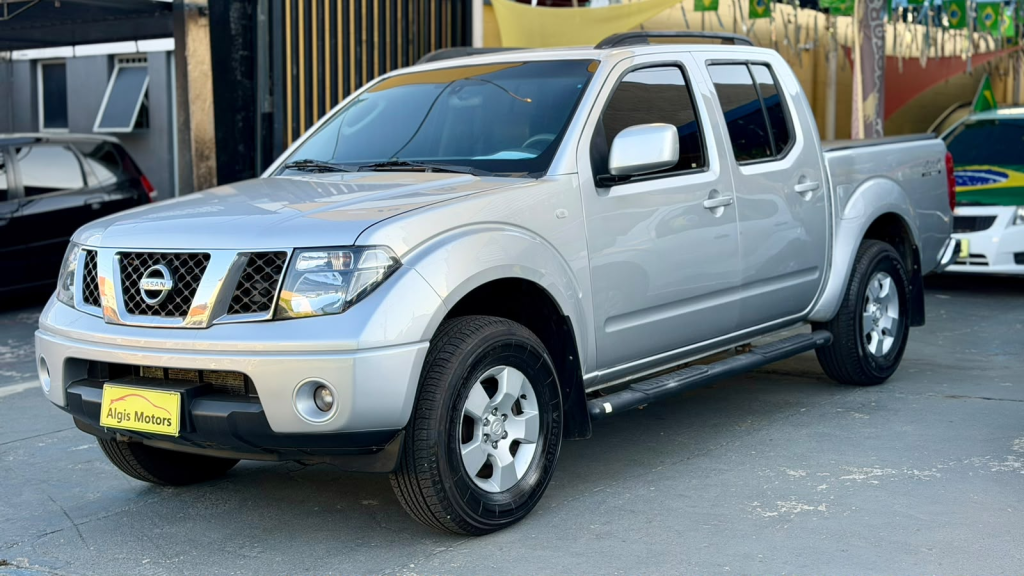 NISSAN Frontier - Foto