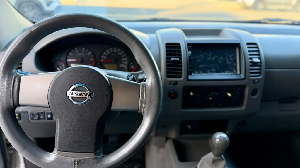 NISSAN Frontier - Foto