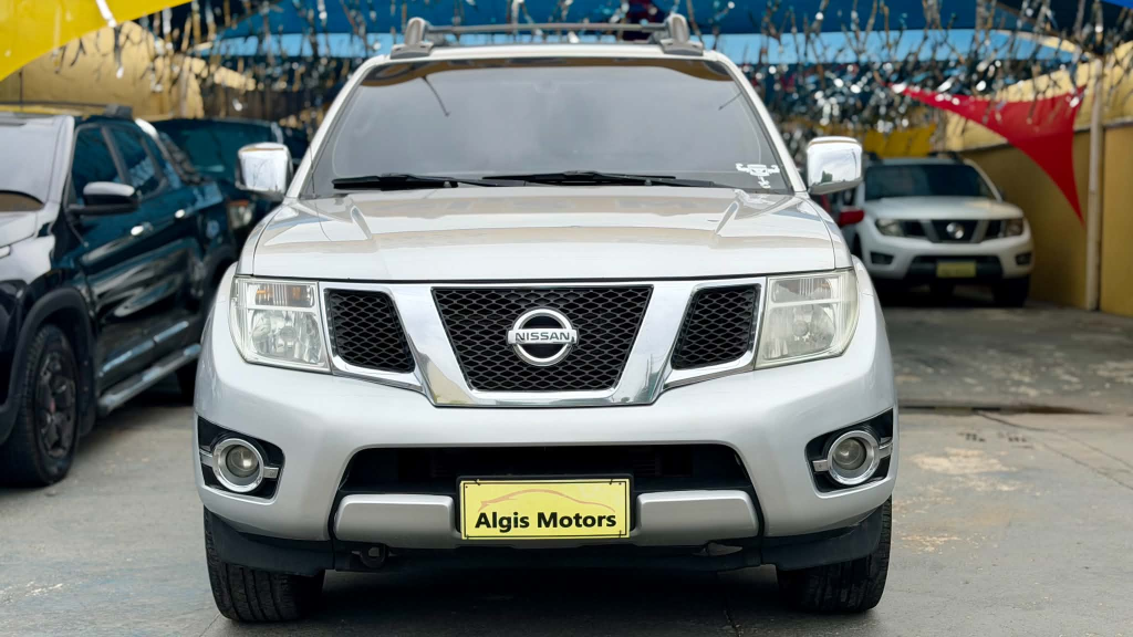 NISSAN Frontier - Foto