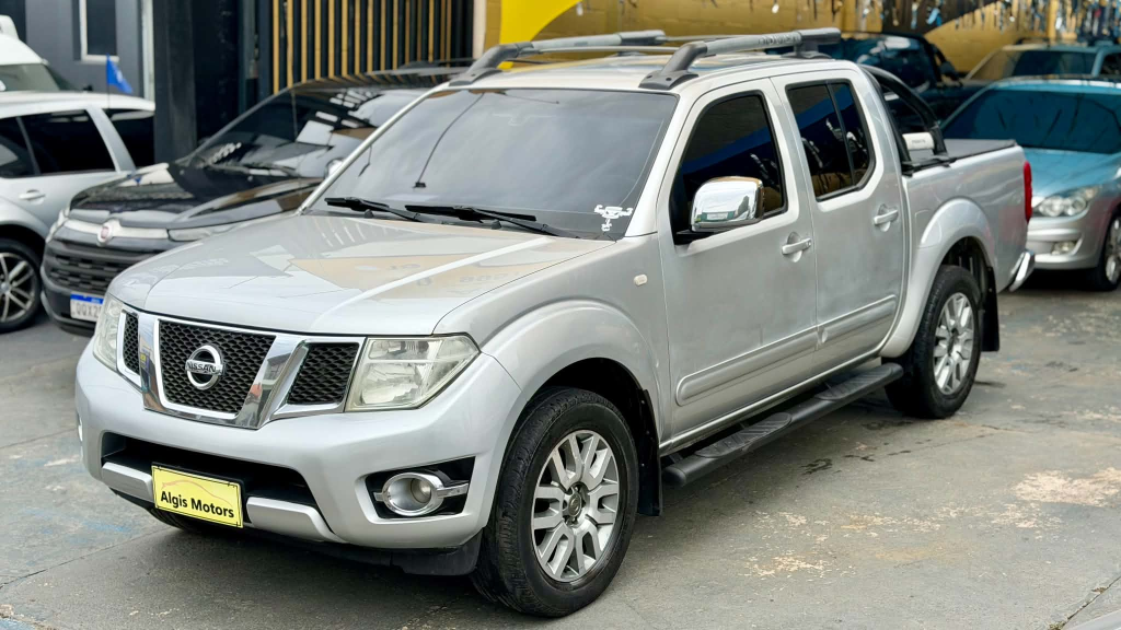 NISSAN Frontier - Foto