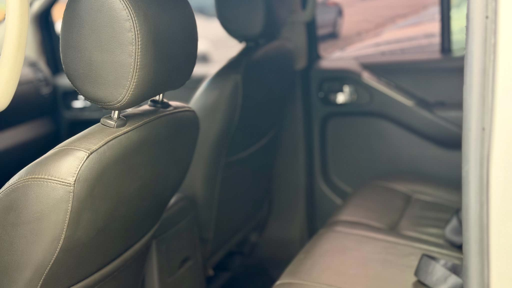 NISSAN Frontier - Foto