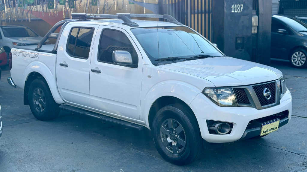NISSAN Frontier - Foto