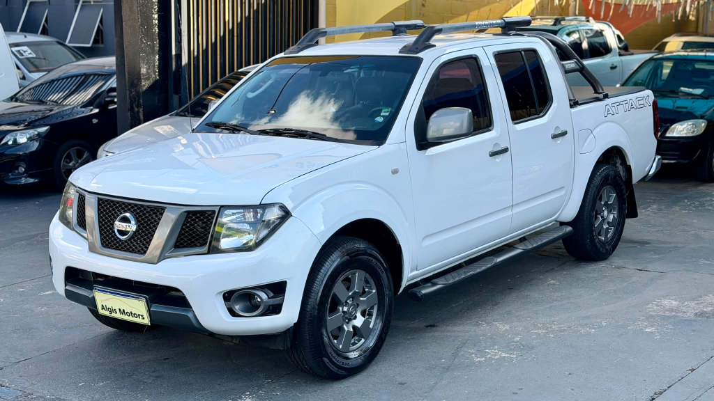 NISSAN Frontier - Foto