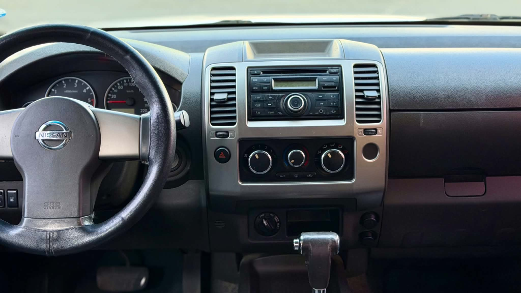 NISSAN Frontier - Foto
