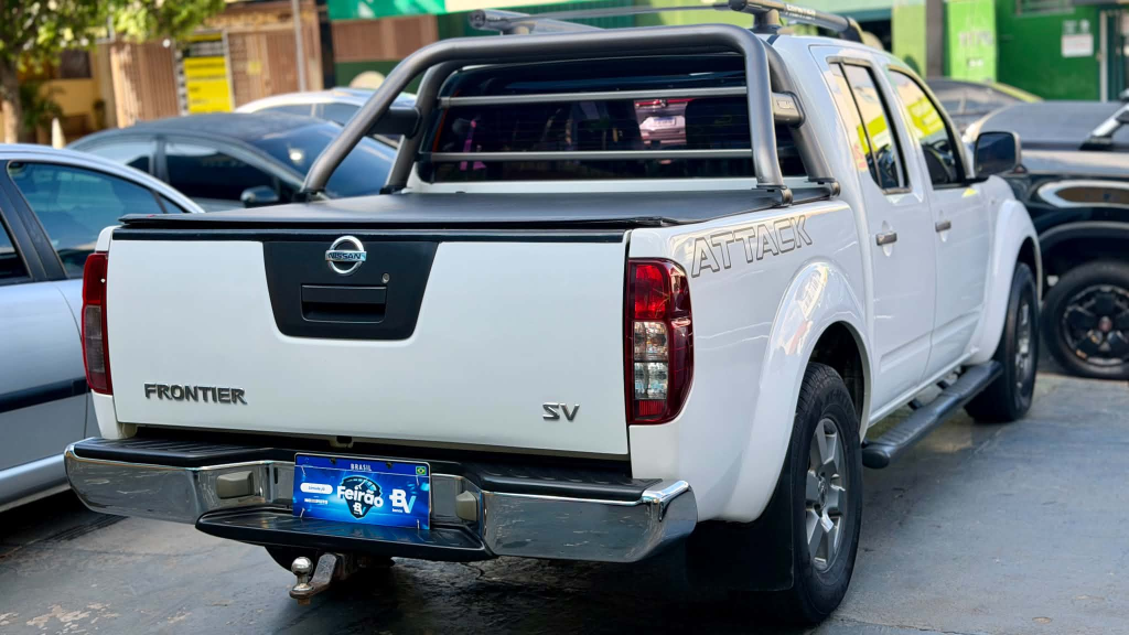 NISSAN Frontier - Foto