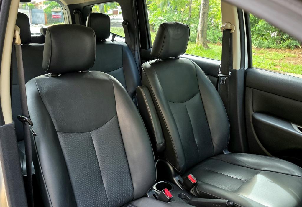 NISSAN Grand Livina - Foto