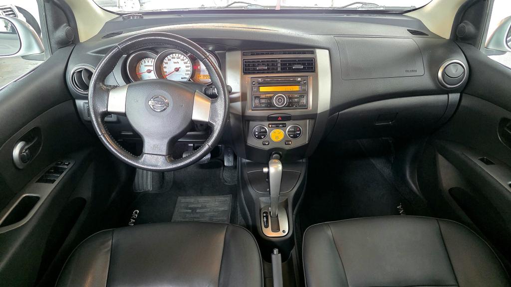 NISSAN Grand Livina - Foto