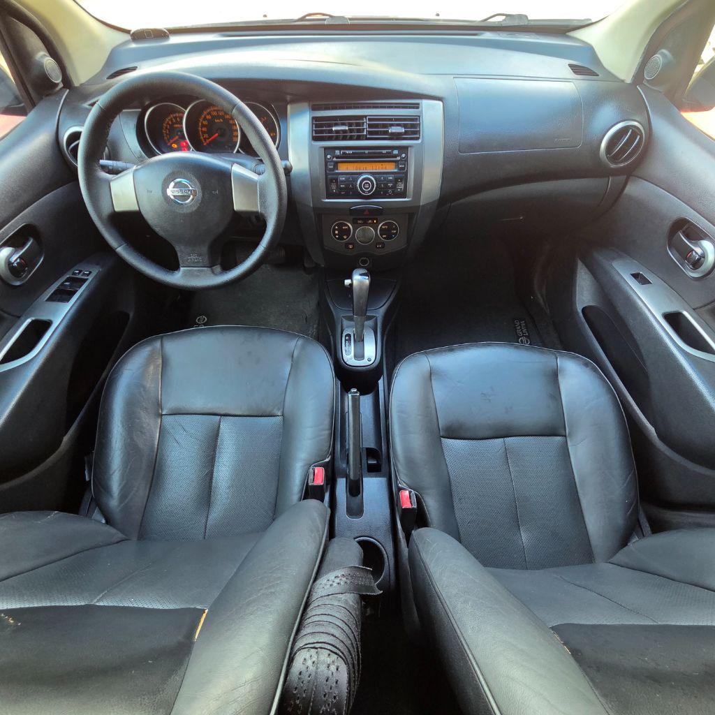 NISSAN Grand Livina - Foto