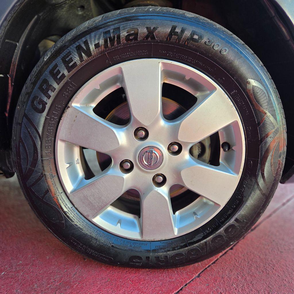 NISSAN Grand Livina - Foto