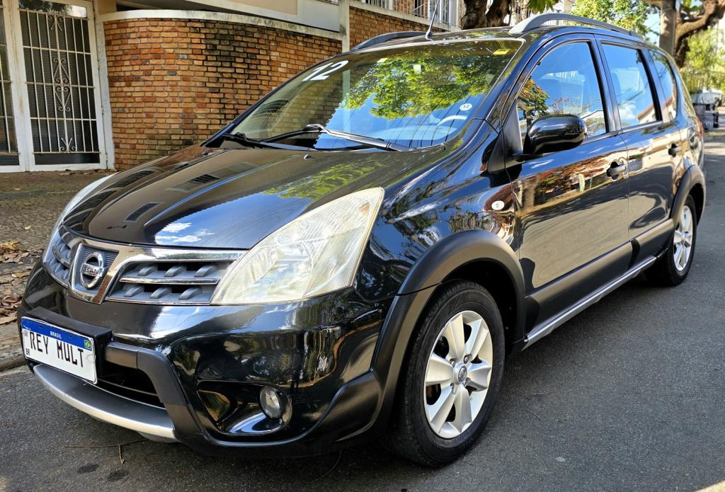 NISSAN Livina - Foto