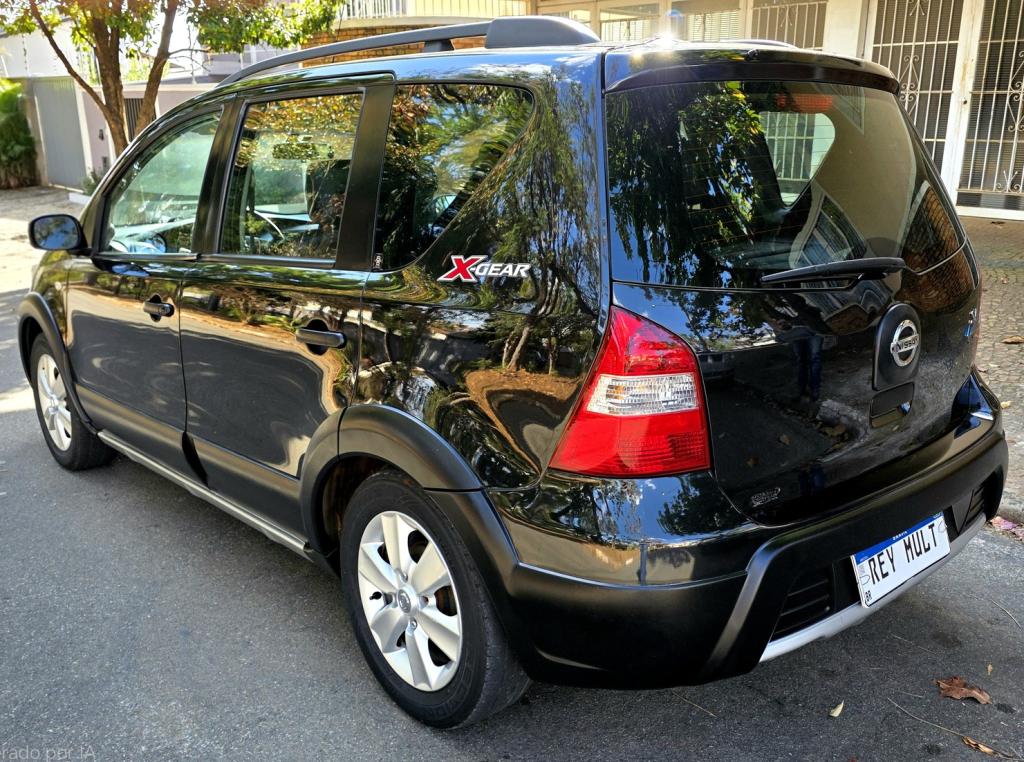 NISSAN Livina - Foto