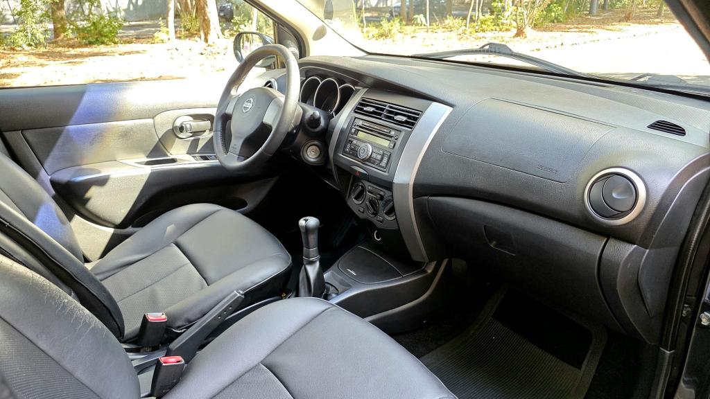 NISSAN Livina - Foto