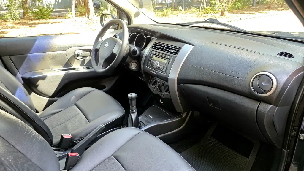 NISSAN Livina - Foto