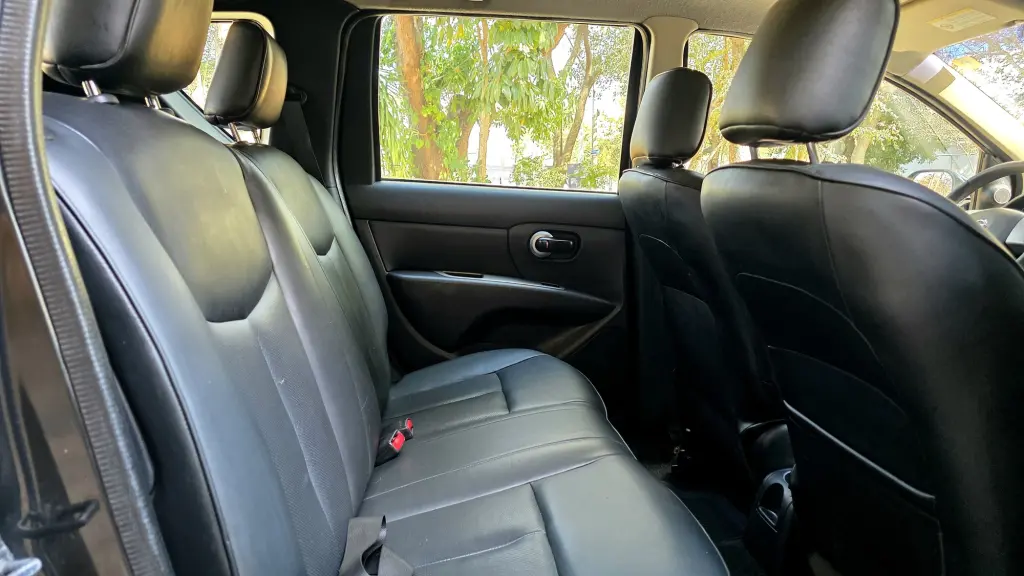 NISSAN Livina - Foto