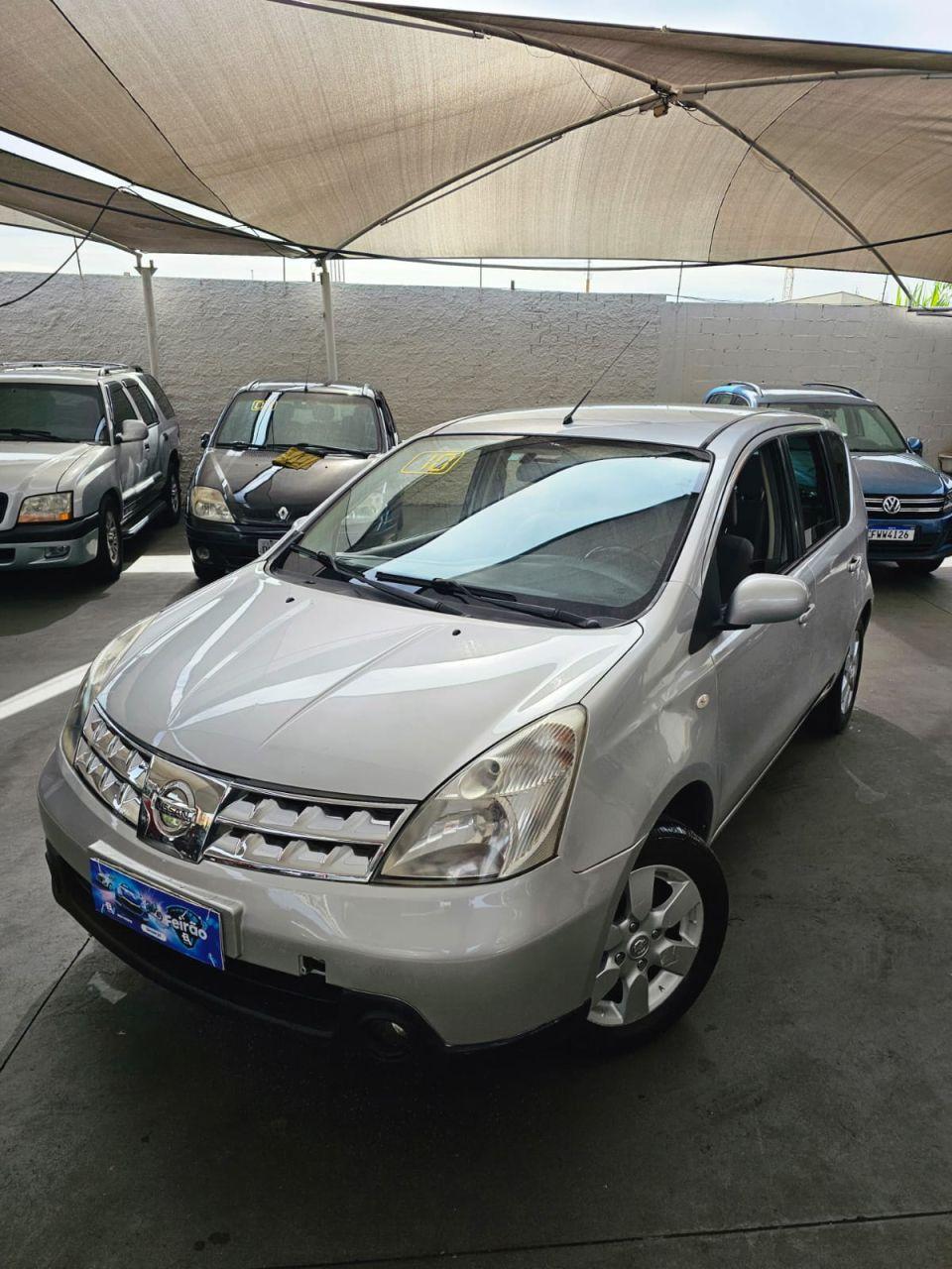 NISSAN Livina