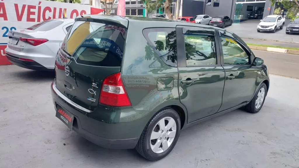 NISSAN Livina - Foto