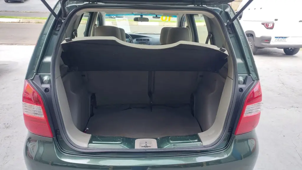 NISSAN Livina - Foto