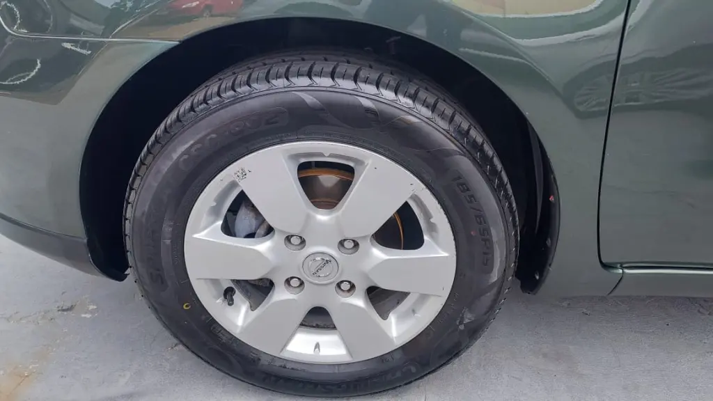 NISSAN Livina - Foto