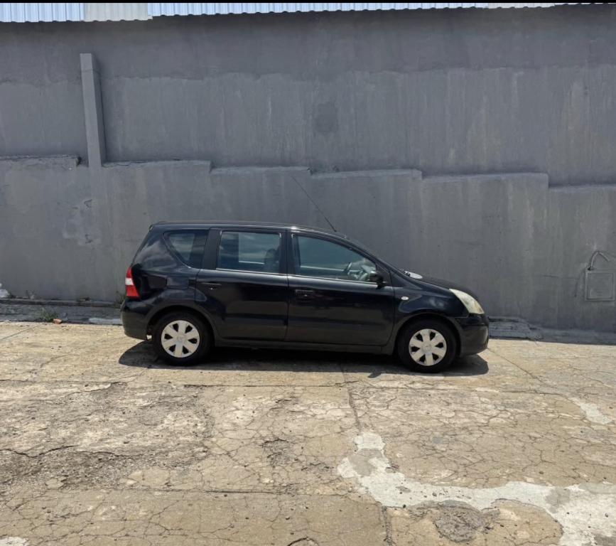 NISSAN Livina - Foto
