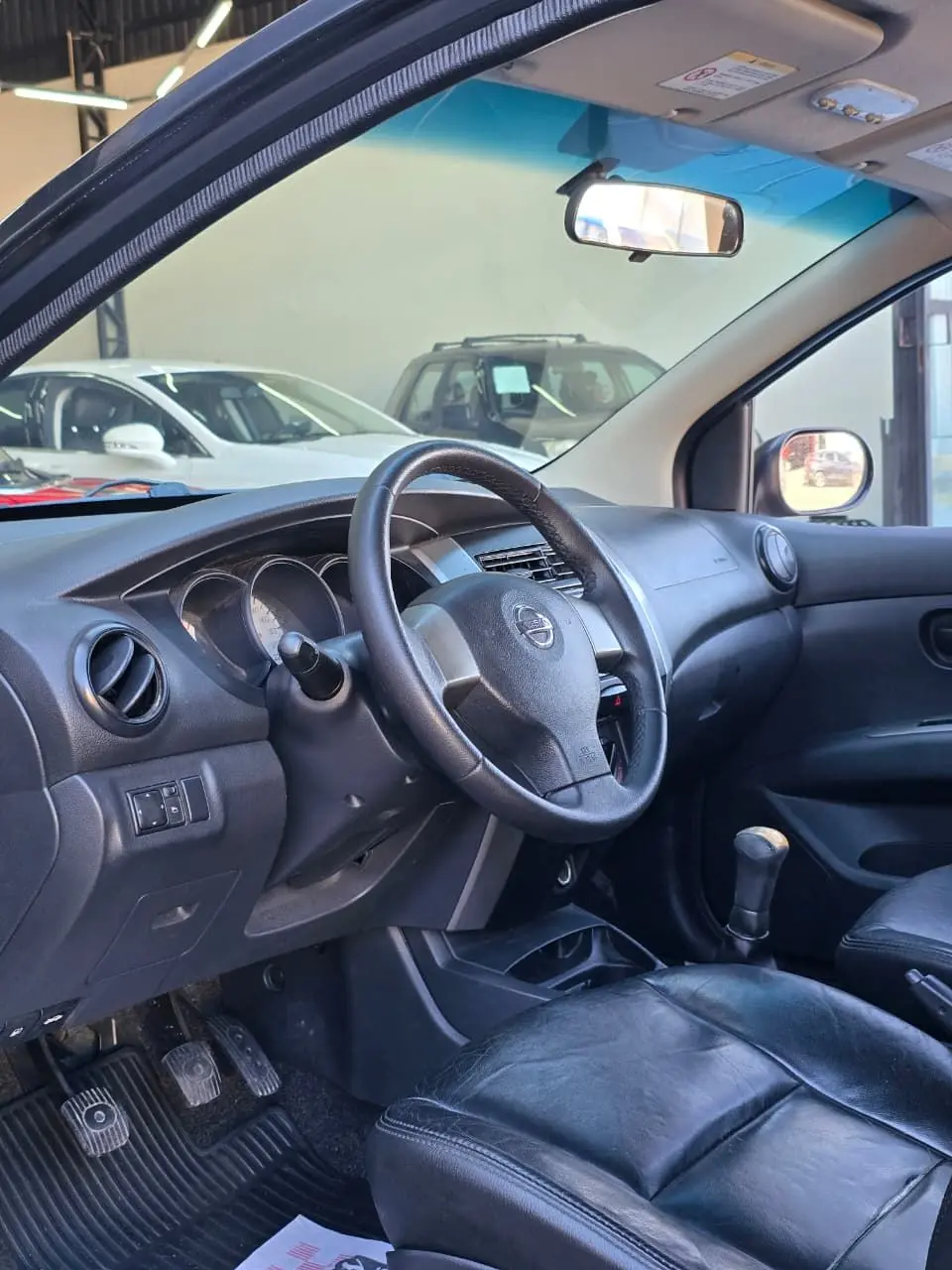 NISSAN Livina - Foto