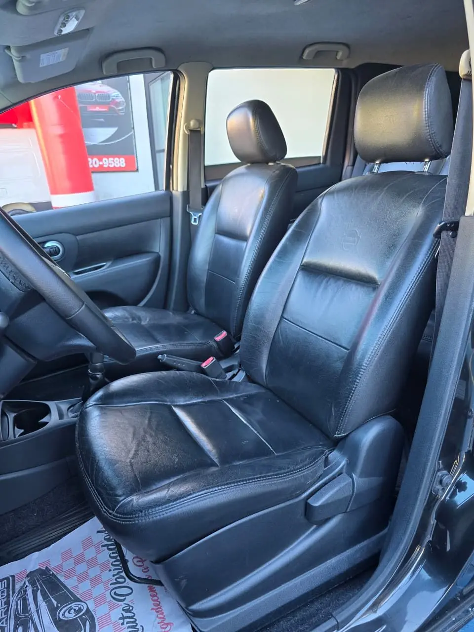 NISSAN Livina - Foto