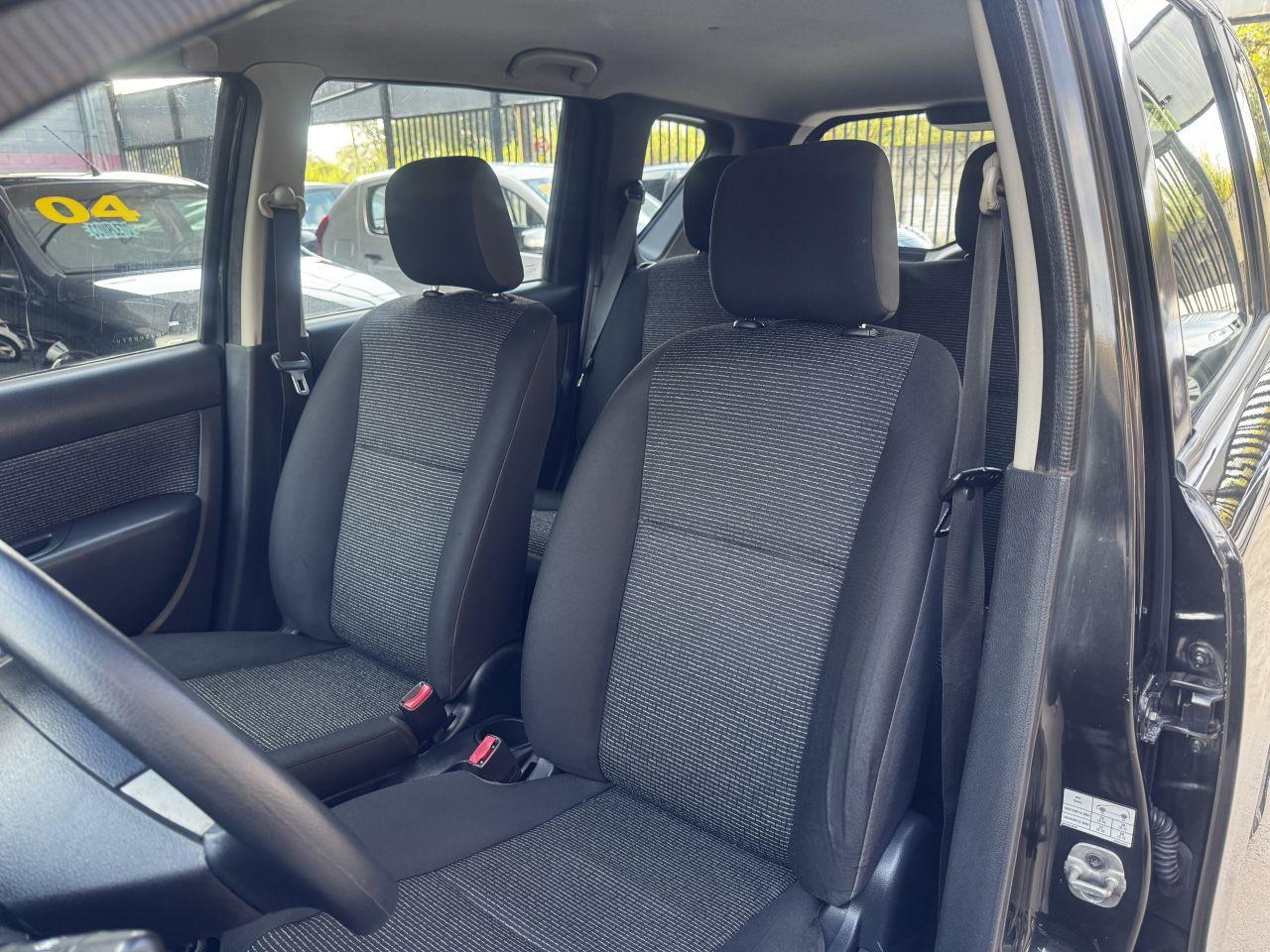 NISSAN Livina - Foto