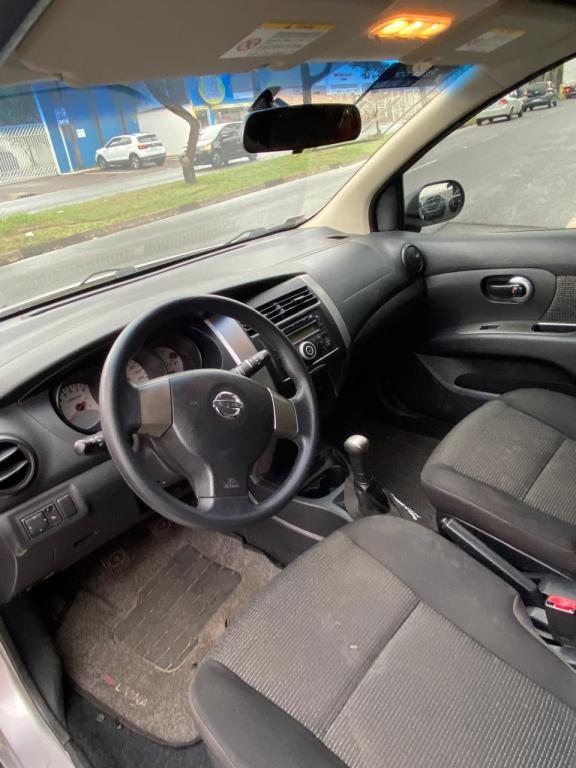 NISSAN Livina - Foto