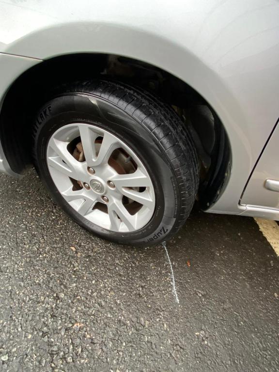 NISSAN Livina - Foto