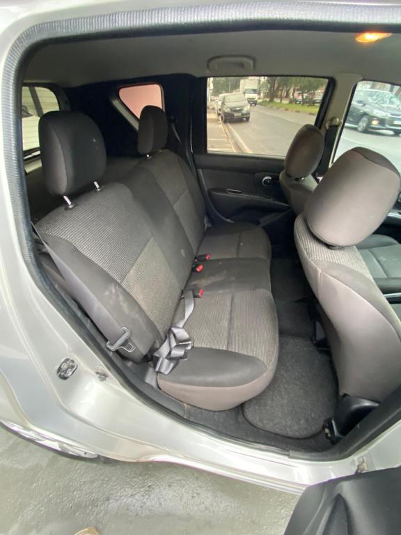 NISSAN Livina - Foto