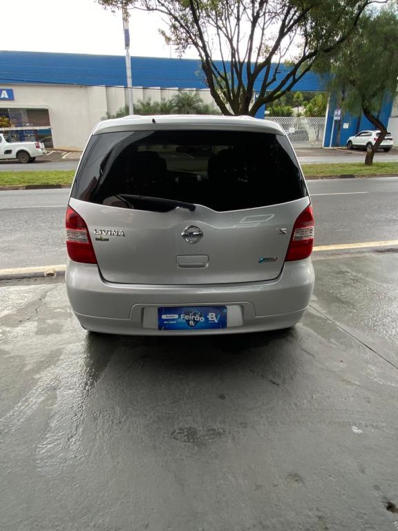 NISSAN Livina - Foto