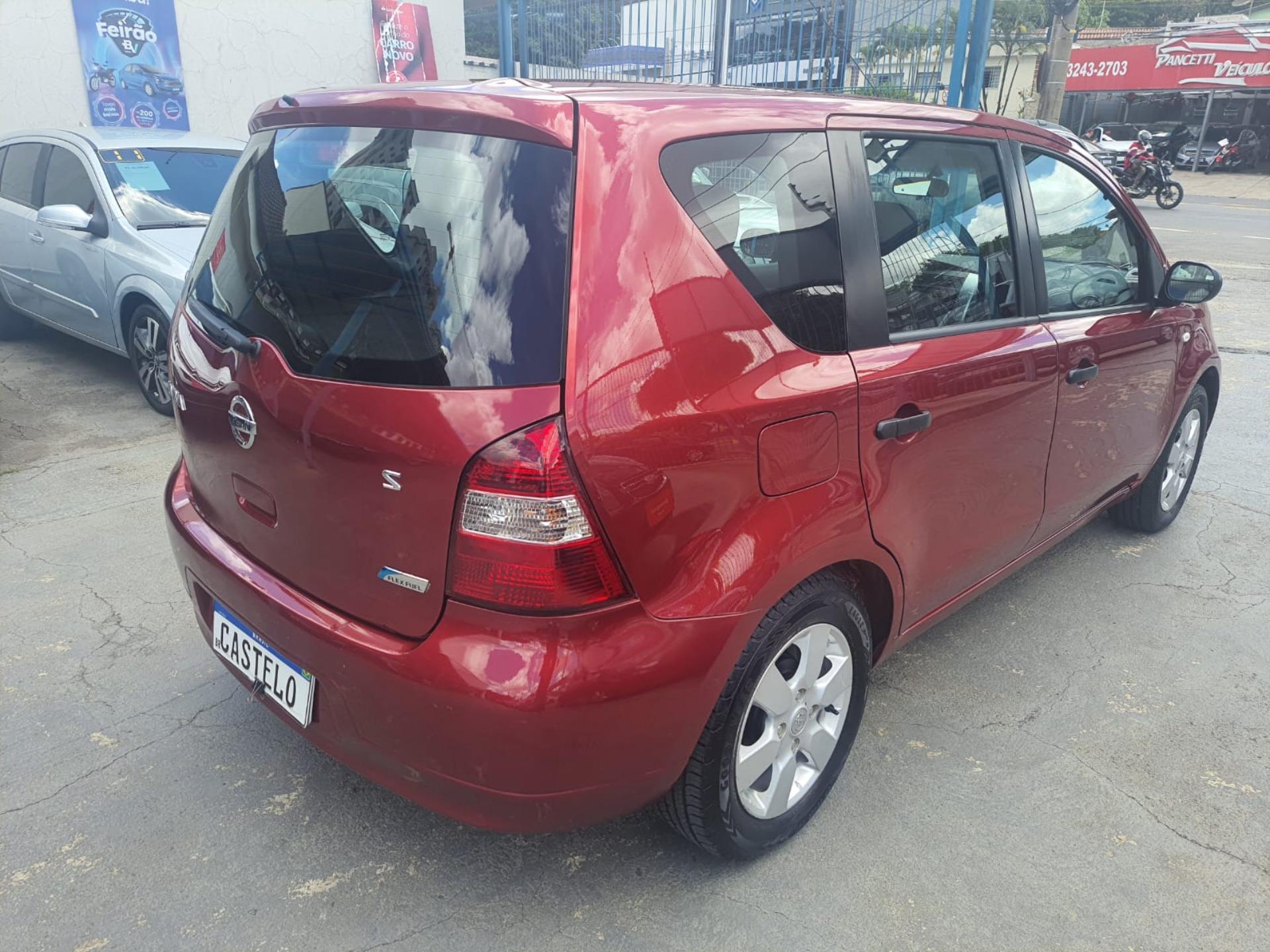 NISSAN Livina - Foto