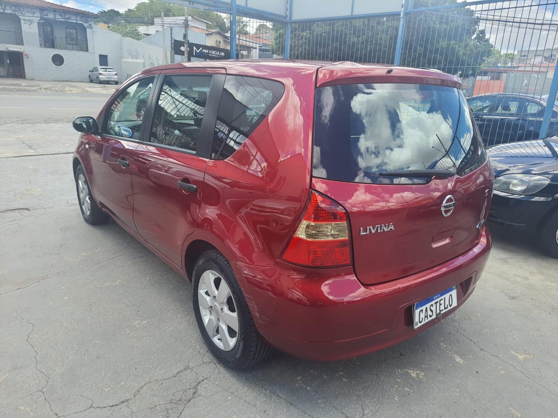 NISSAN Livina - Foto