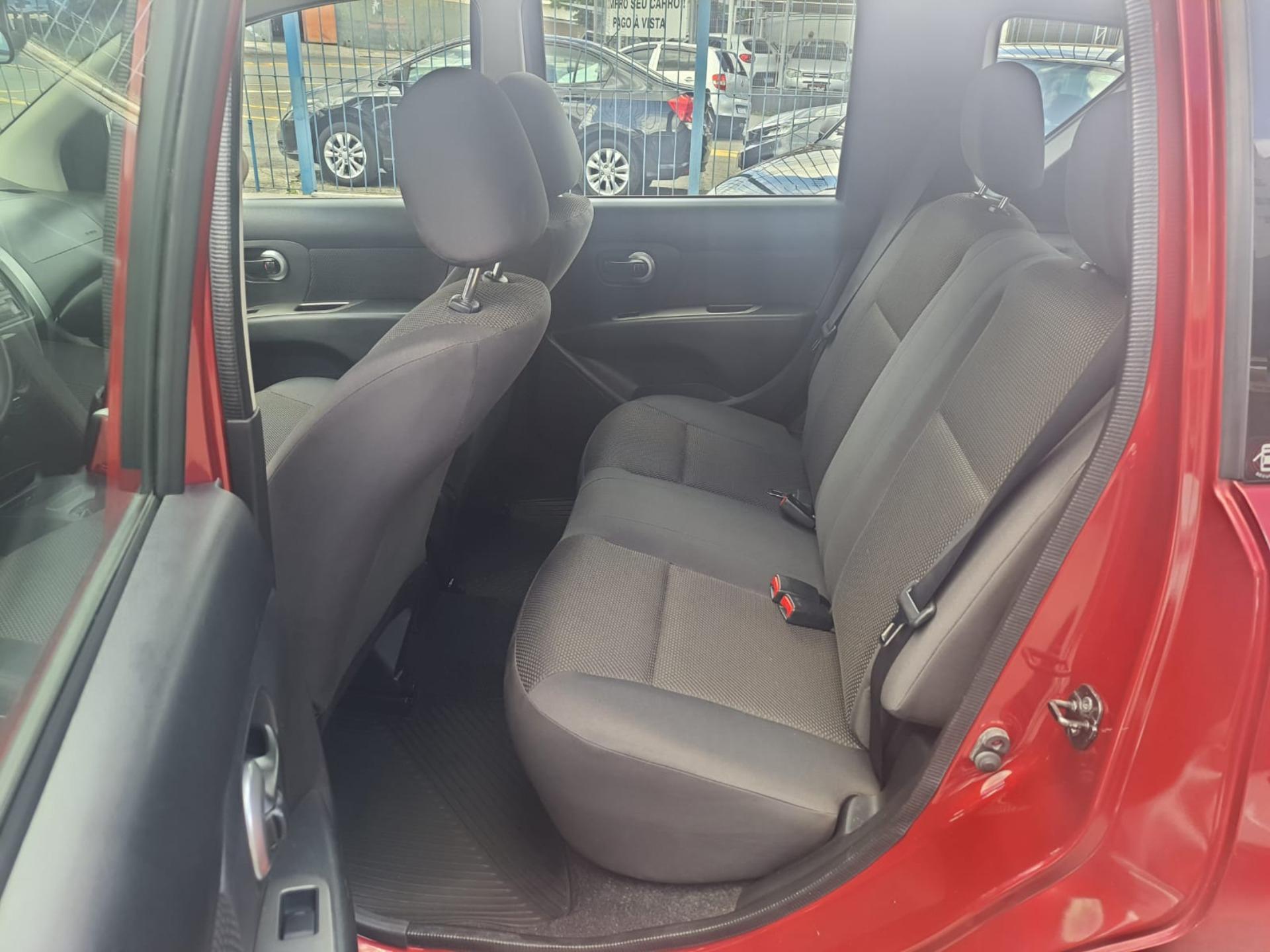 NISSAN Livina - Foto