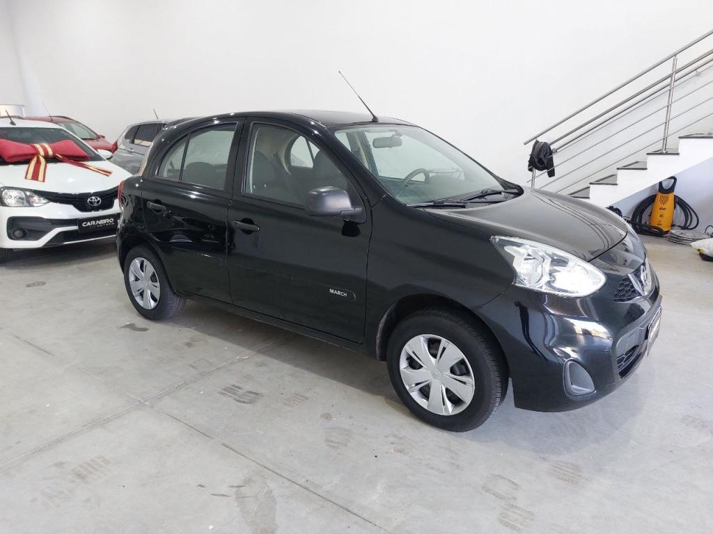 NISSAN March - Foto