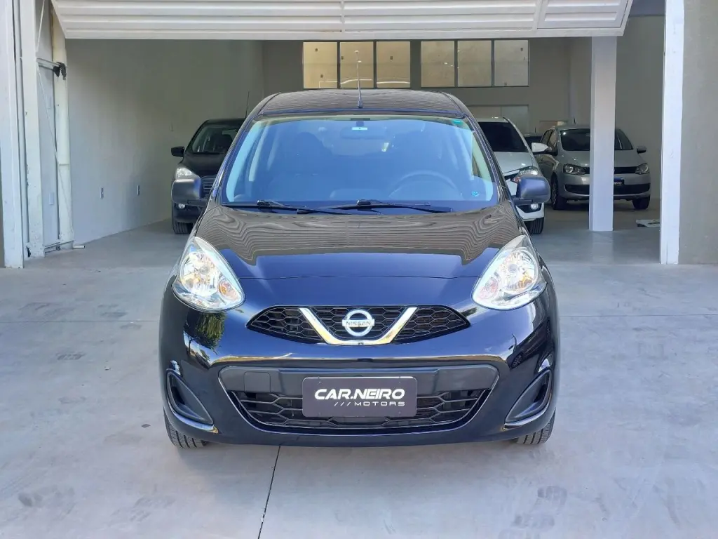 NISSAN March - Foto