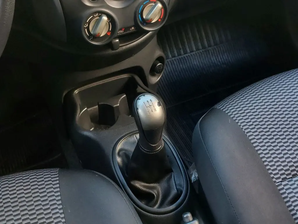 NISSAN March - Foto