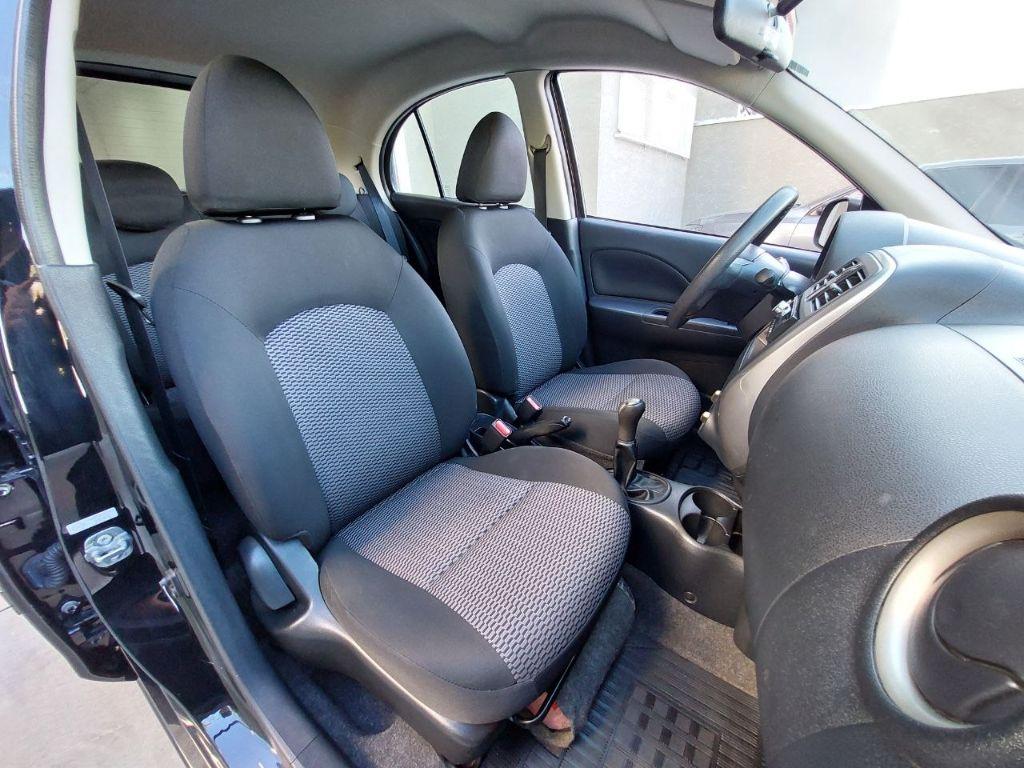 NISSAN March - Foto