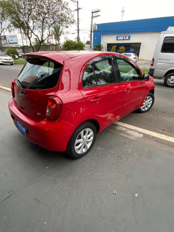 NISSAN March - Foto