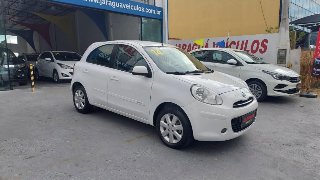 NISSAN March - Foto