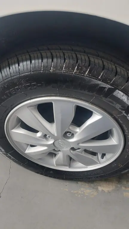 NISSAN March - Foto