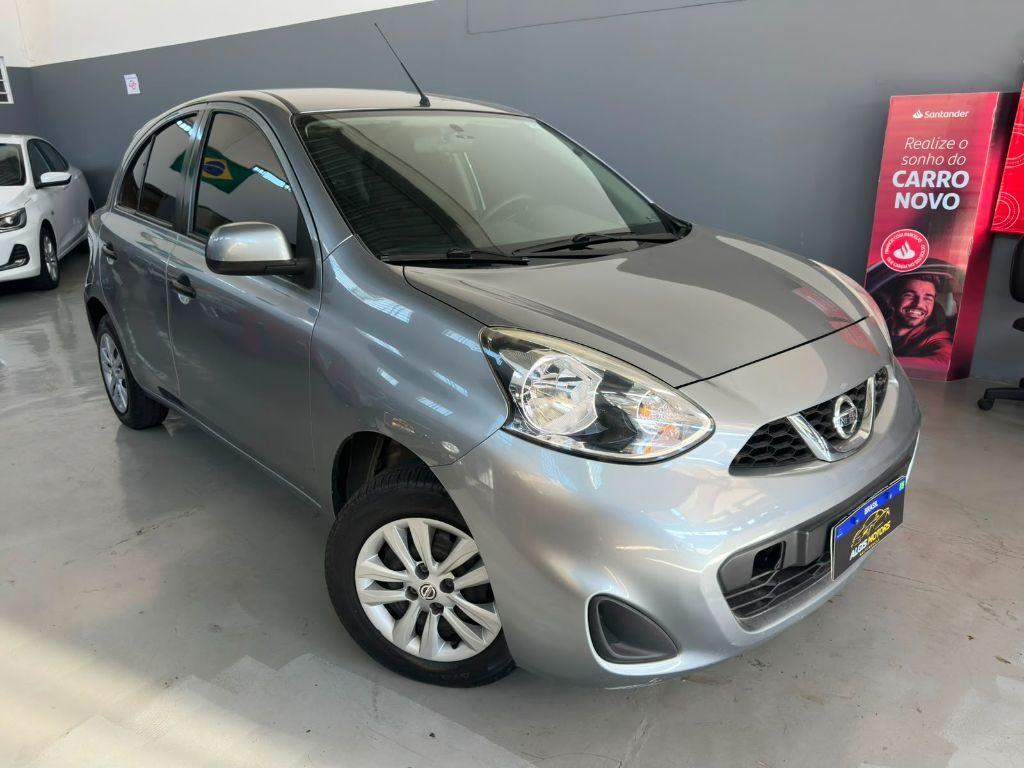NISSAN March - Foto