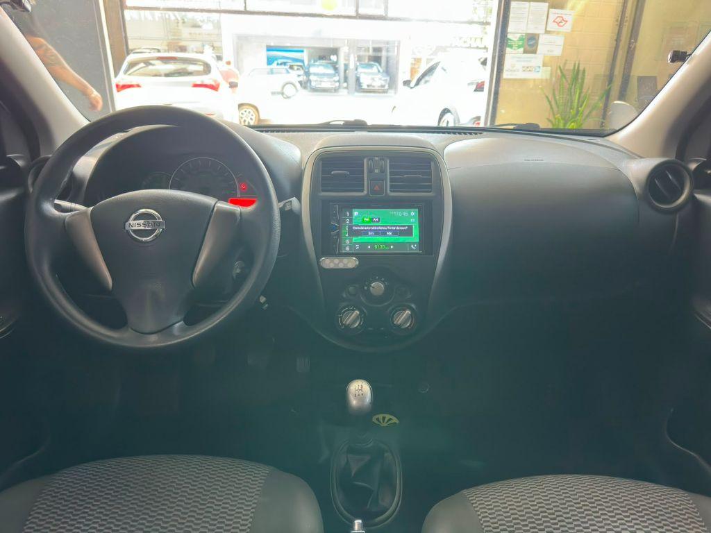 NISSAN March - Foto