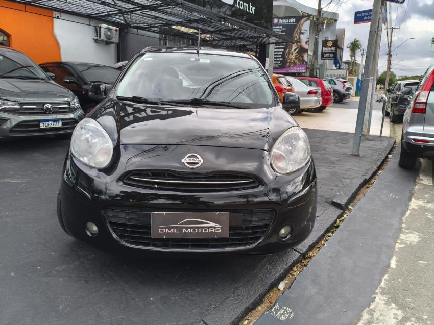 NISSAN March - Foto
