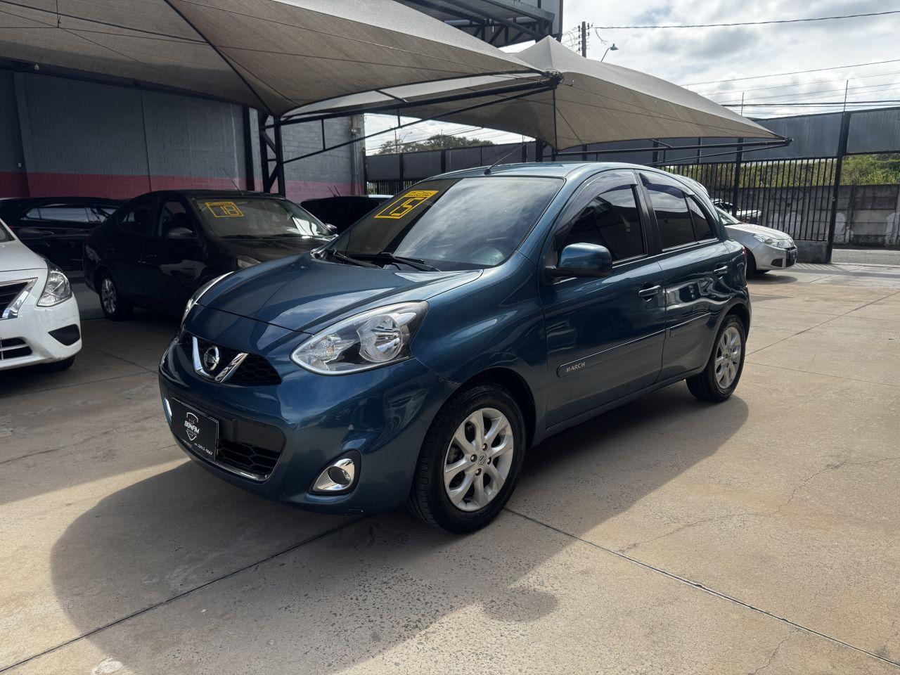 NISSAN March - Foto