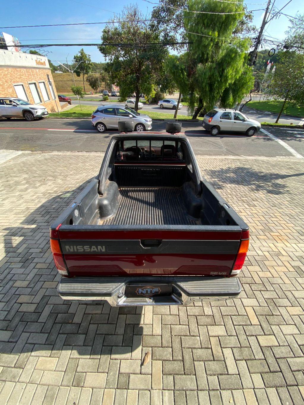 NISSAN Pathfinder - Foto