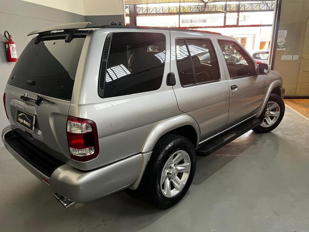 NISSAN Pathfinder - Foto