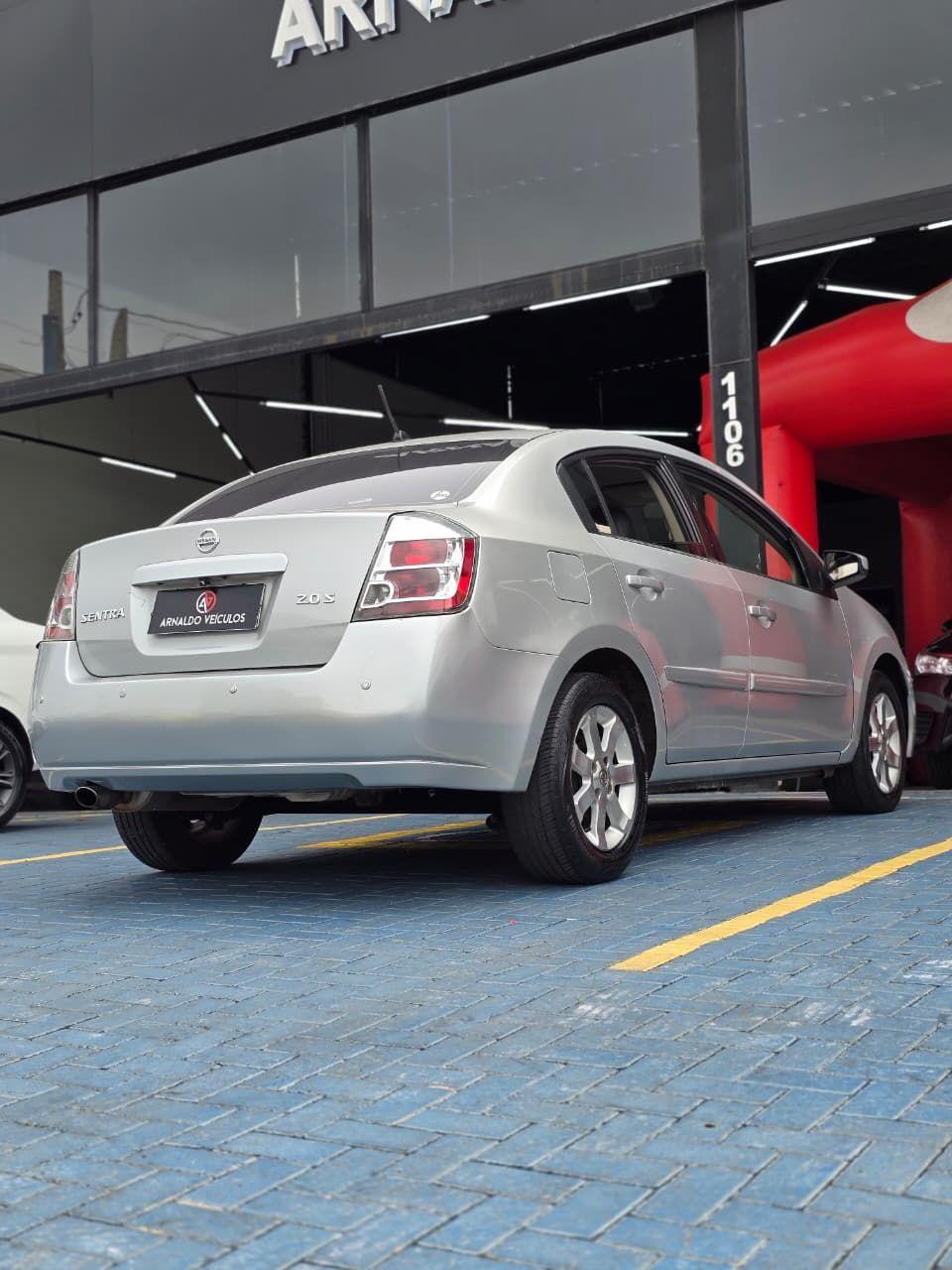 NISSAN Sentra - Foto