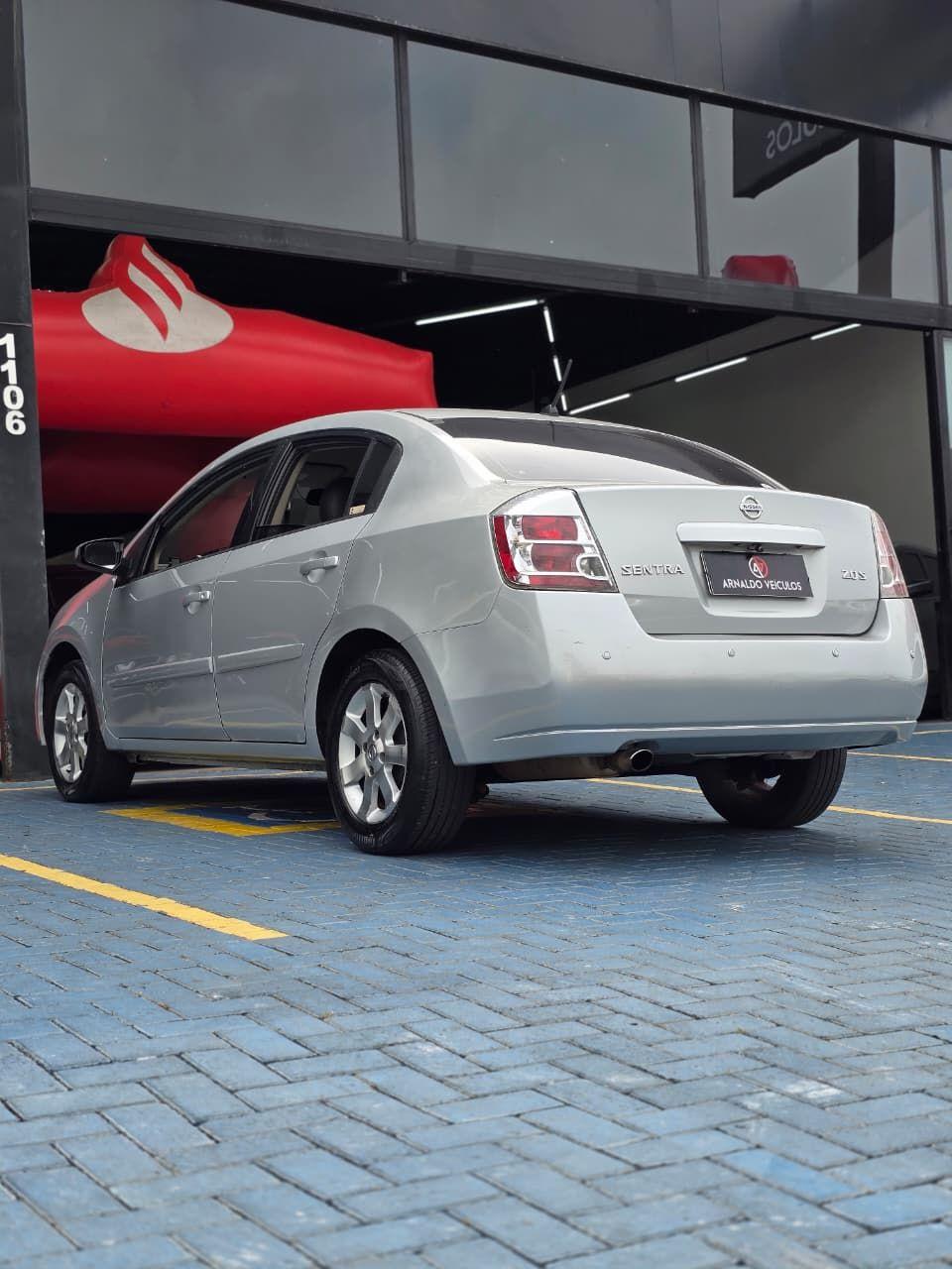 NISSAN Sentra - Foto