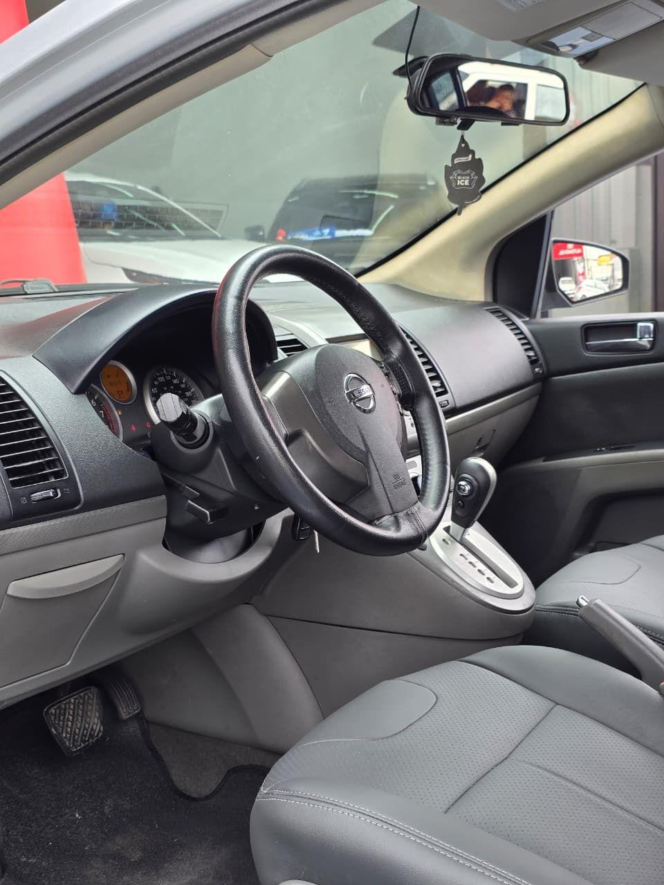 NISSAN Sentra - Foto