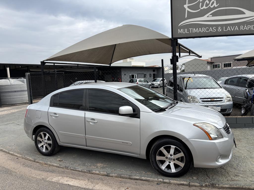 NISSAN Sentra - Foto